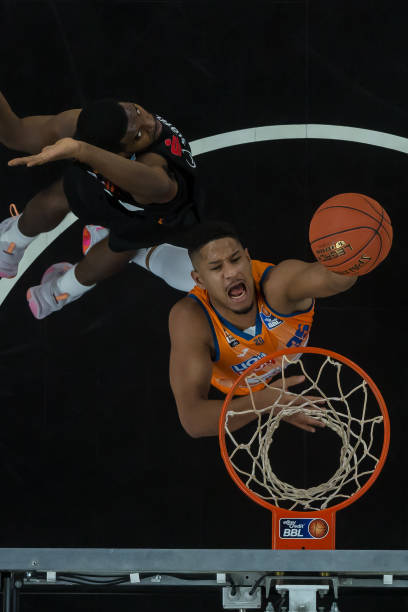 场不亚于 场不亚于